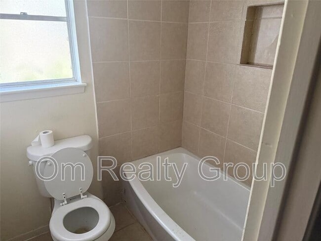 Building Photo - 7107 Briarfield Dr
