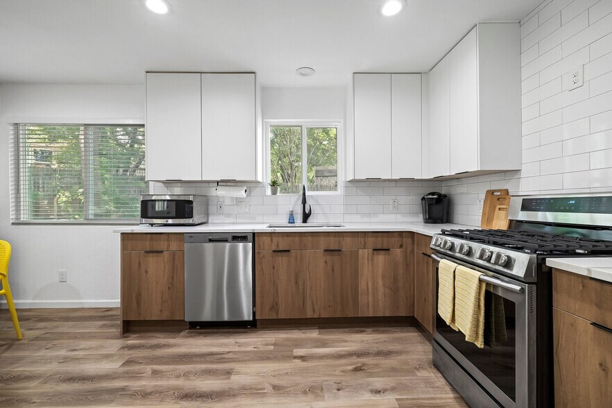 Building Photo - 5002 Galen Ct