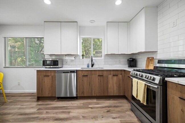 Building Photo - 5105 Galen Ct