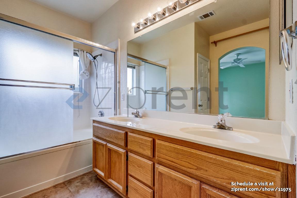 Building Photo - 2834 Prado Ln