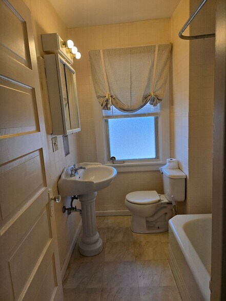 Building Photo - 380 Ohio Ave