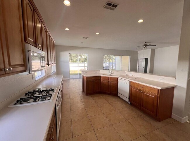 Building Photo - 20213 Moss Hill Way