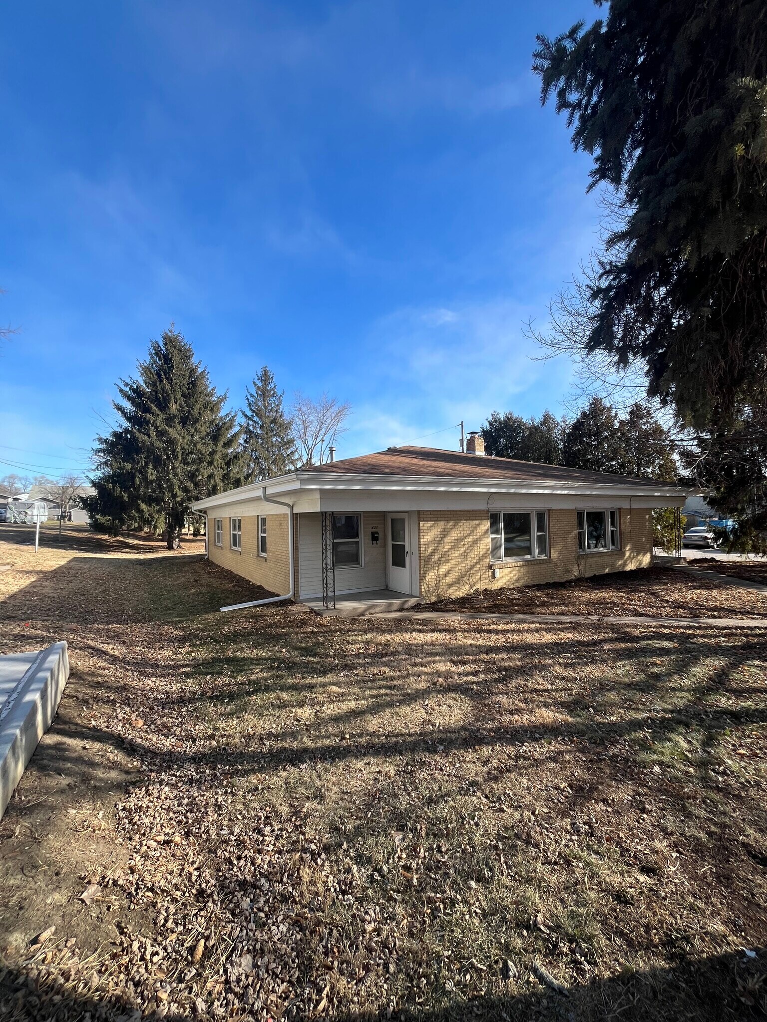 Front Exterior of 431 - 431 27th St
