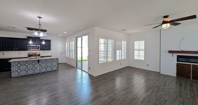 Building Photo - 3 Bedroom Home in the Mulberry Community Near S Signal Butte Rd and E Guadalupe Rd!