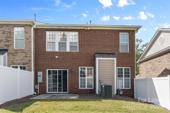 Building Photo - 15627 Canmore Street