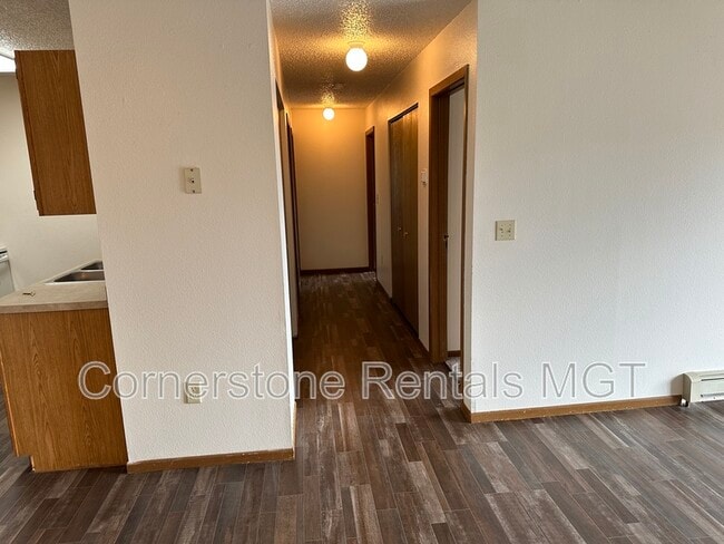 Building Photo - 1401 12th St E