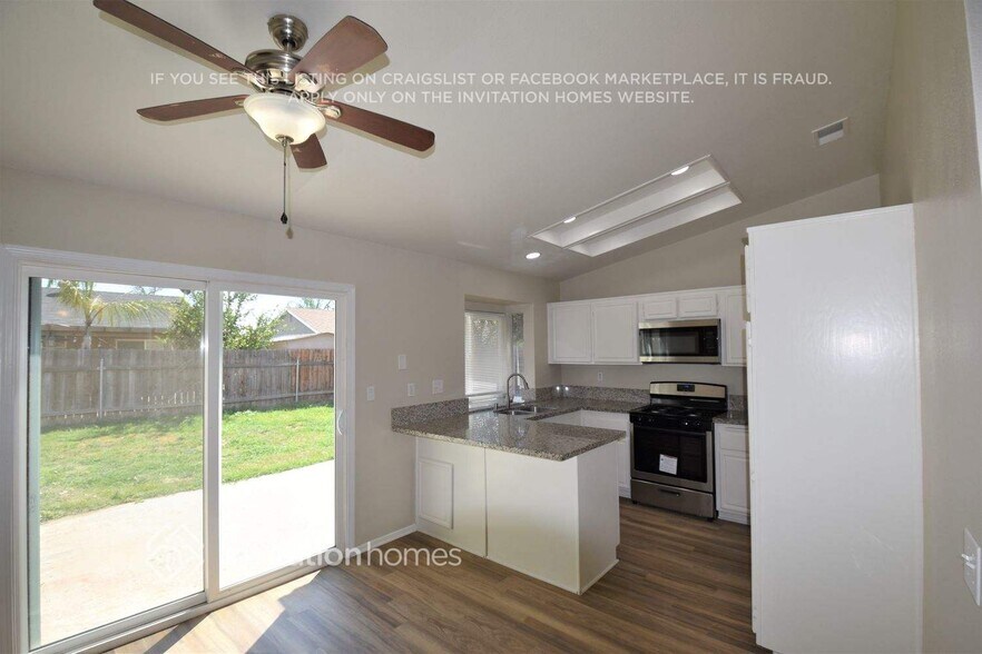 Building Photo - 1474 Marymount St