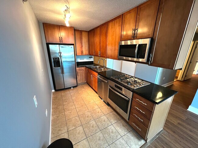 Building Photo - 9655 Woods Dr