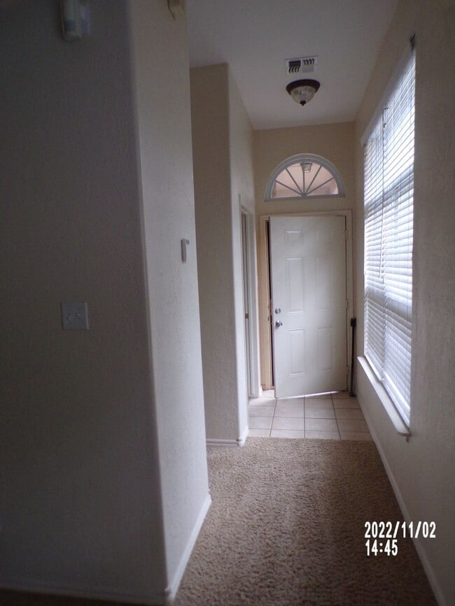 Building Photo - Great Duplex!