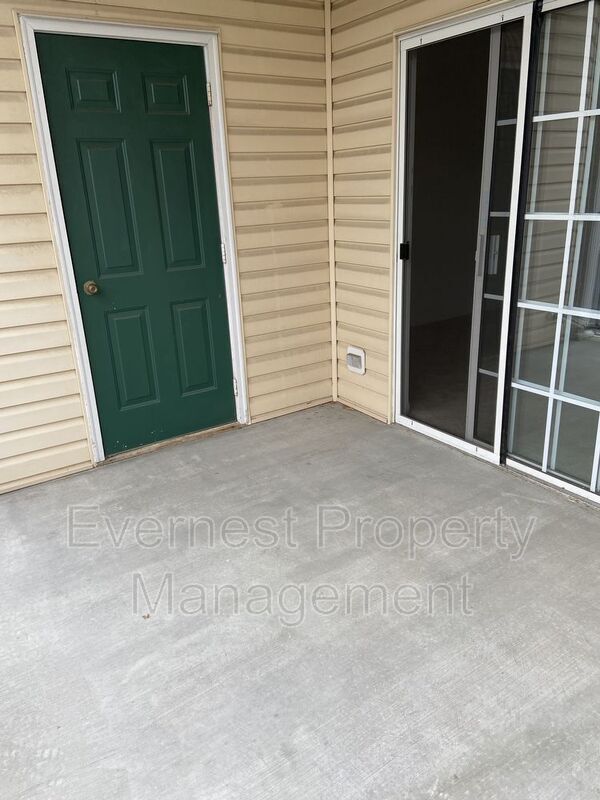 Building Photo - 9601 Links Way