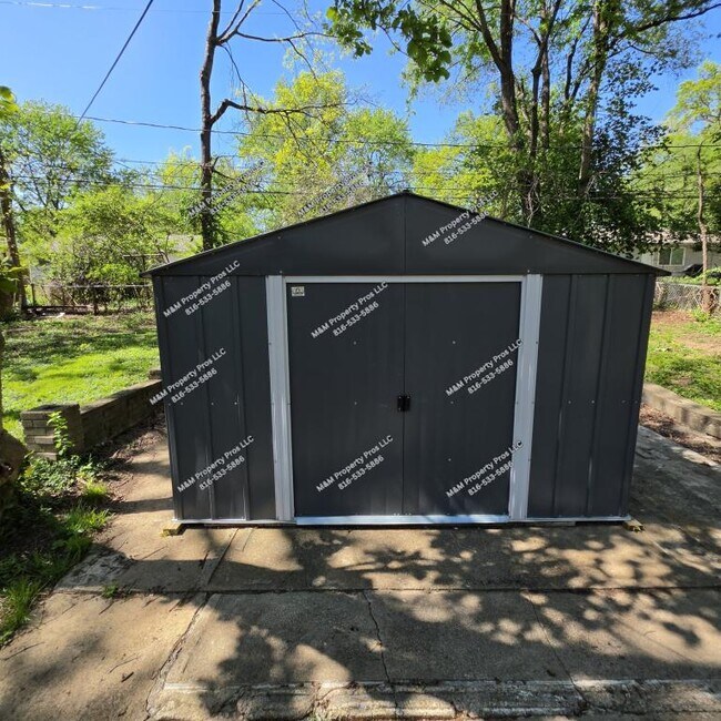 Building Photo - 7610 E 113th St