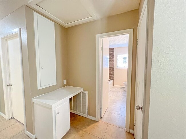 Building Photo - 2815 Monticello Dr