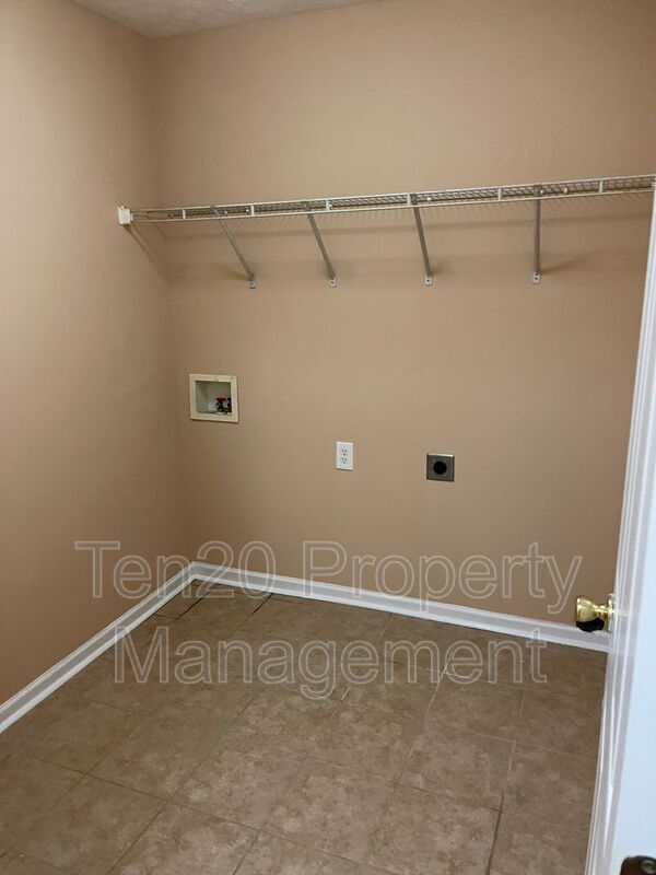 Building Photo - 817 Baycreek Ct