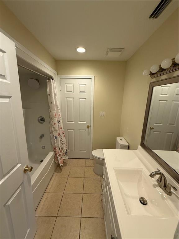 Building Photo - 5011 Highcrest Dr