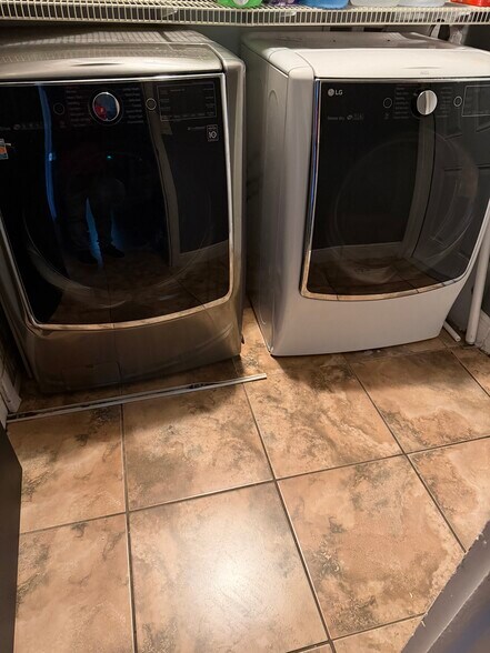 laungry - 3840 Janie Ct