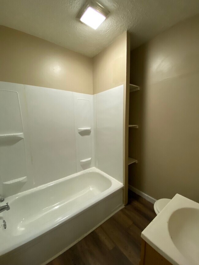 Building Photo - 2620 Slevin St