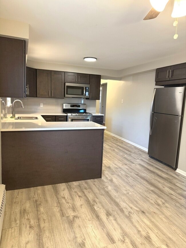 Building Photo - 4644 N Sayre Ave