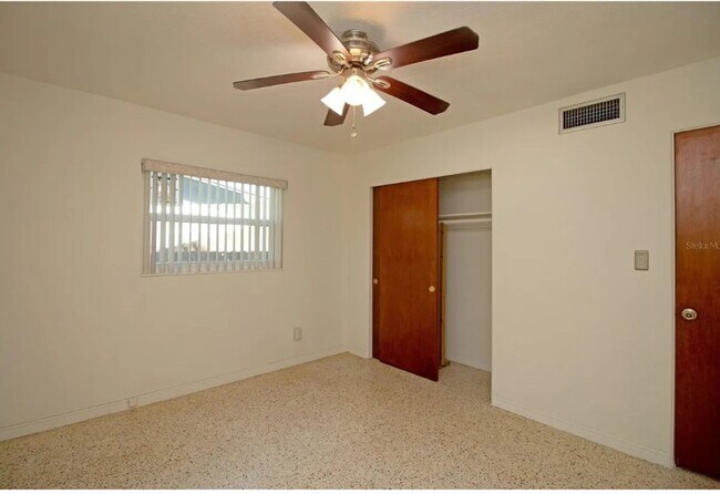 Building Photo - For Rent – Move-In Ready Gem with Modern U...