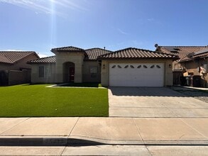 Building Photo - Beautiful 3-Bedroom, 2-Bathroom Home in Desirable Menifee Neighborhood