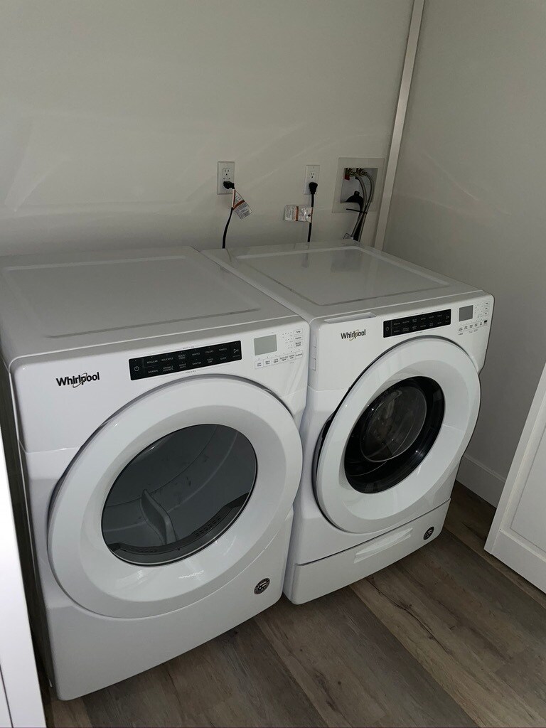 washer dryer included - 6227 Atoll Ave