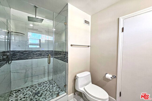 Building Photo - 23526 Dolorosa St