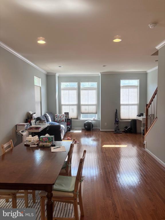 Building Photo - 9462 Canonbury Square