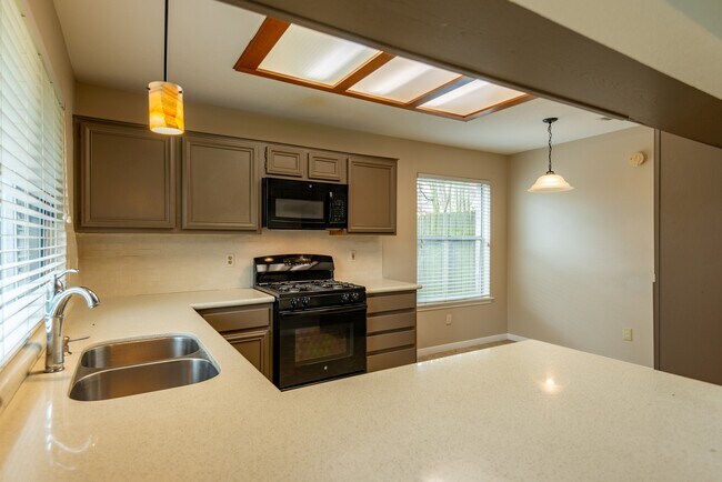 Building Photo - 12034 Paddock Way