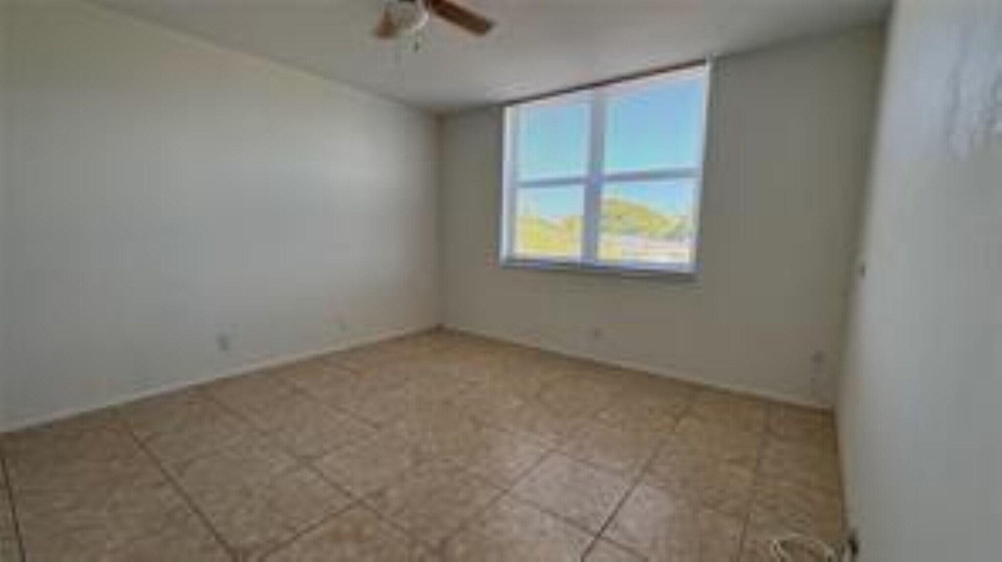 Building Photo - 4501 NE 21st Ave