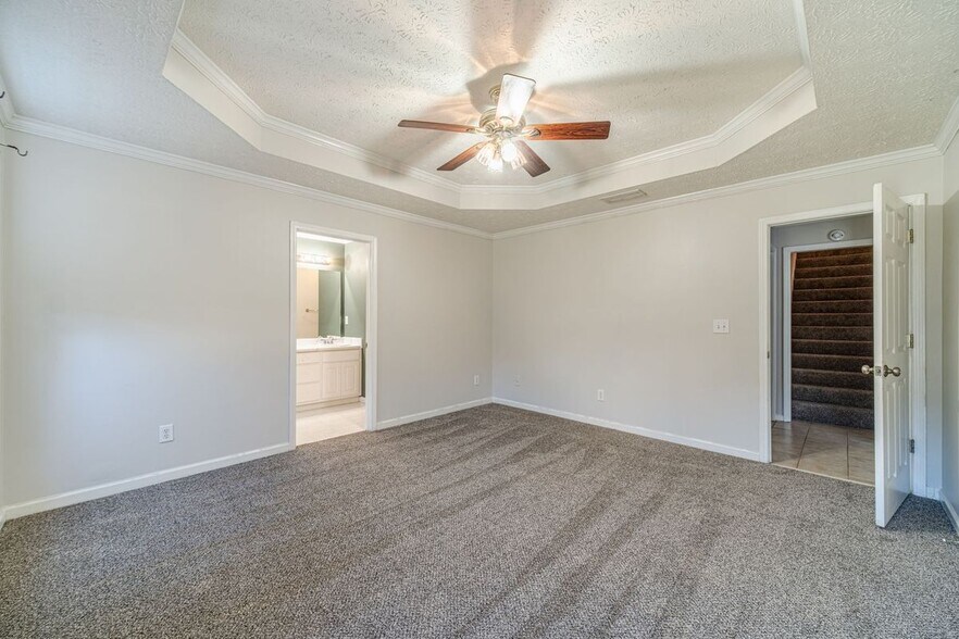 Building Photo - 231 Windermere Dr