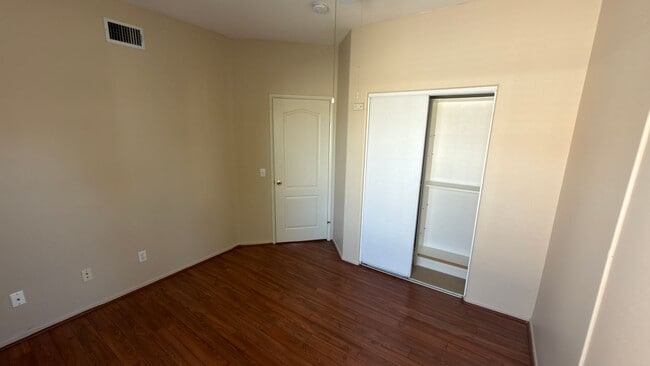 Building Photo - Spacious two-story home with functional layout and strong natural light in a well-maintained Ocea...
