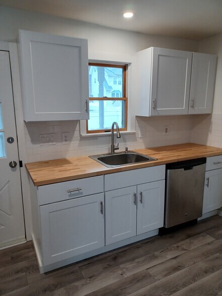kitchen 2 - 21 2nd Ave