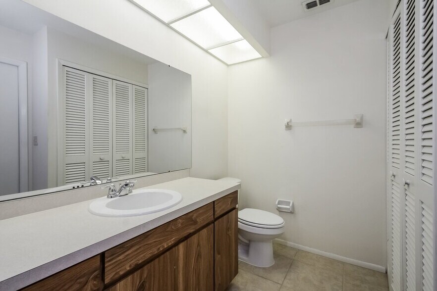 Building Photo - 4249 Lancaster Dr