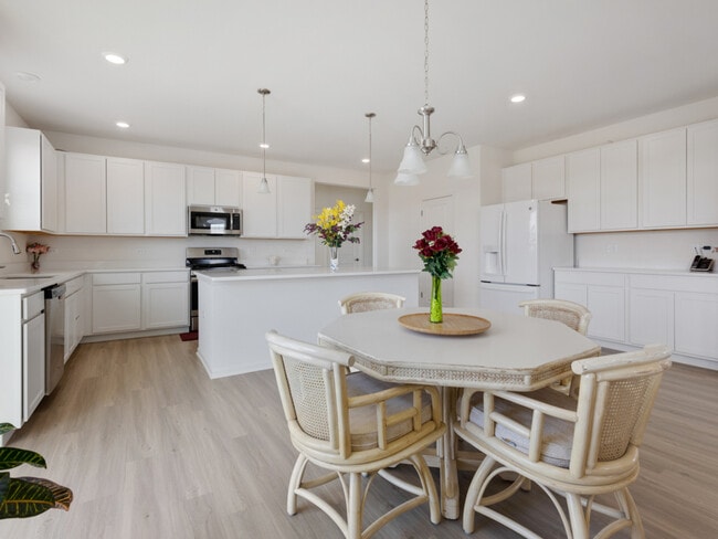 Building Photo - 1812 Empress Dr