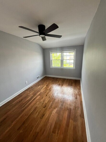 Building Photo - 421 Torner Rd