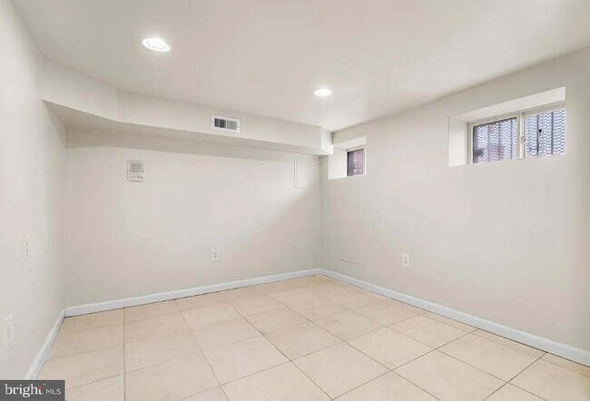 Building Photo - 1401 Druid Hill Ave