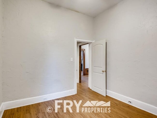 Building Photo - Short Term Lease Needed for Quaint Potter Highlands Home