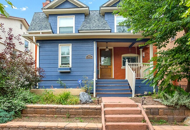 Building Photo - Charming Capitol Hill private basement apa...