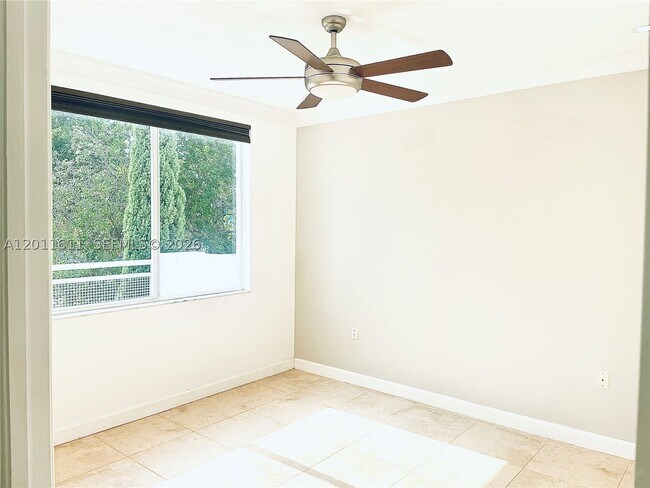 Building Photo - 822 NE 19th Terrace