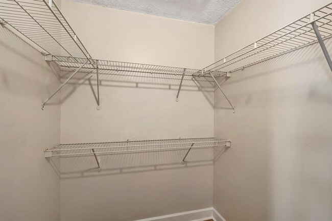 Building Photo - Spacious 3BR/2.5BA in Gated Milano Community