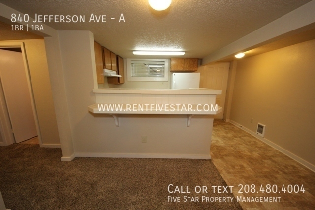 Building Photo - Spacious 1 Bedroom Apartment With Off-Stre...