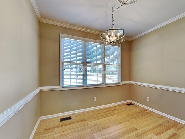 Building Photo - 12617 Waterlow Park Ln