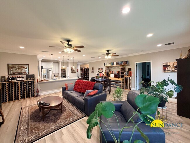 Building Photo - Stunning Shalimar 4 Bedroom / 3 Full Bathroom Home with Solar Energy Efficiency!