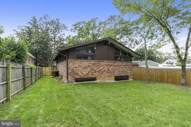 Building Photo - 5511 Huntington Pkwy