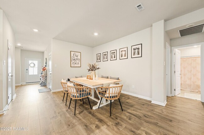 Building Photo - 205 Cane Run Ct