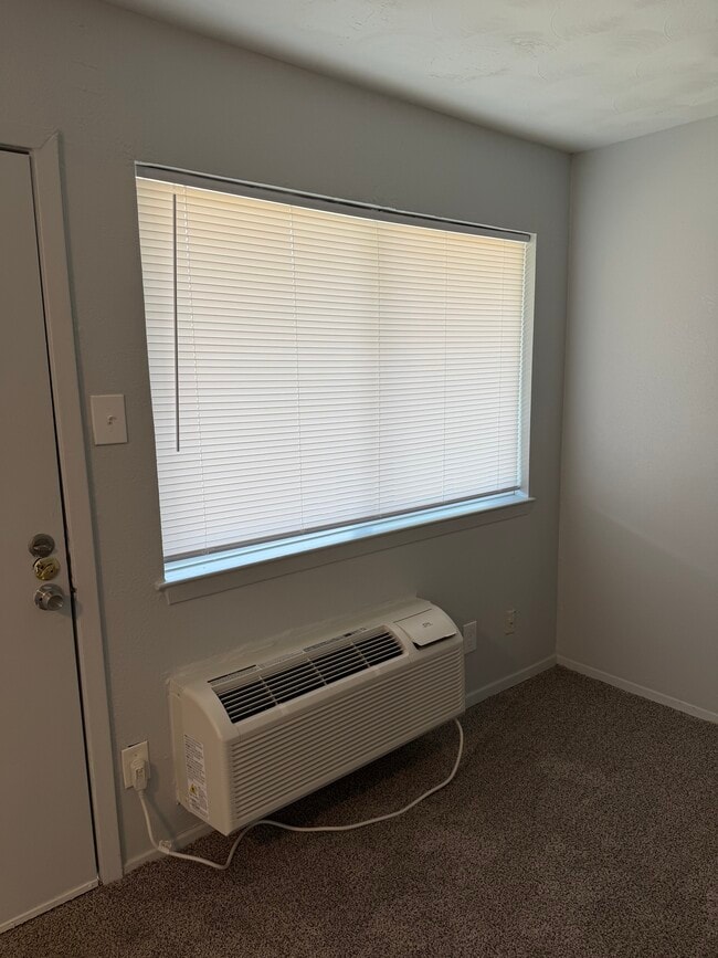 Building Photo - Pine Street Terrace