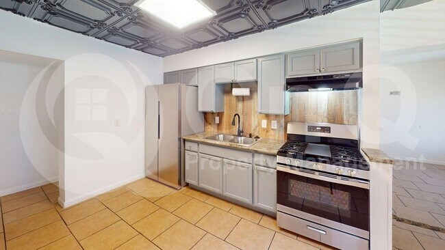 Building Photo - 1625 W Buckeye Ln