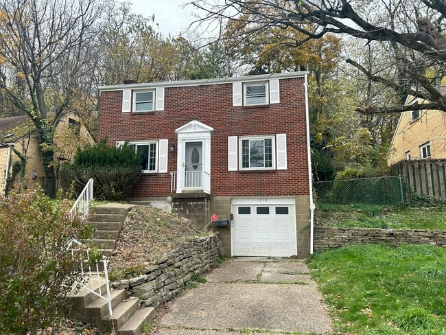 Primary Photo - 1718 McNary Blvd