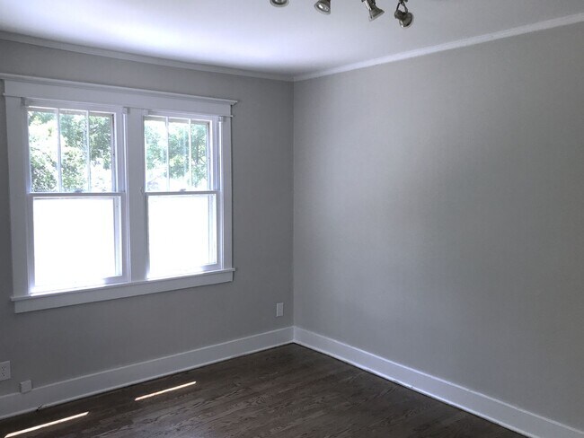 Building Photo - Location, Location, Location! 4br/2ba Home...