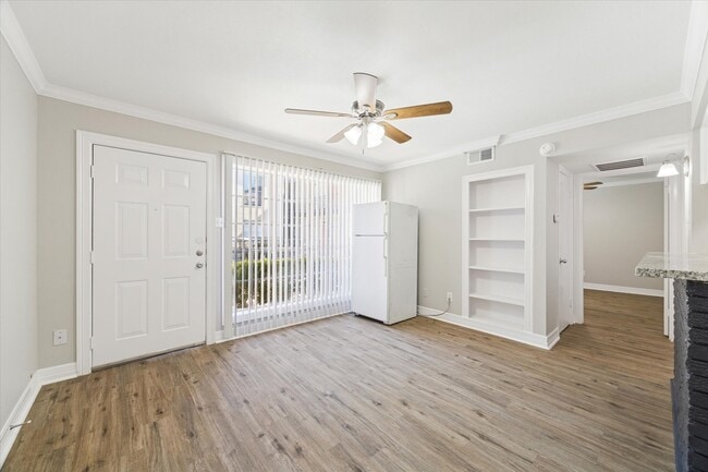 Building Photo - 201 Emerson St