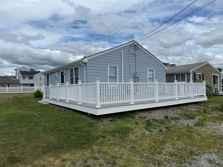 Building Photo - 41 Green Meadow Dr
